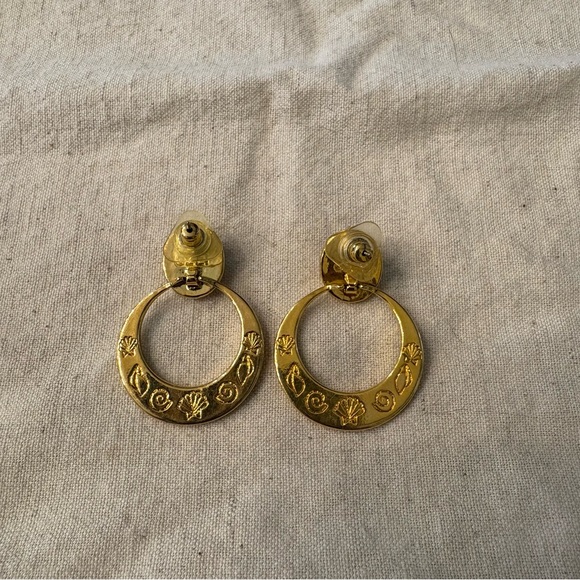 Liz Claiborne | Vintage 1980'sLCI Dangle Hoop Door Knocker Etched Stud Earring - Picture 2 of 2